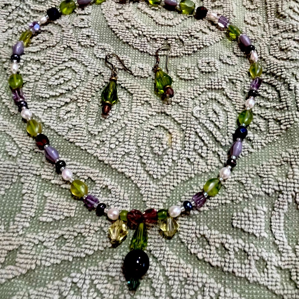 Beaded necklace and earrings set